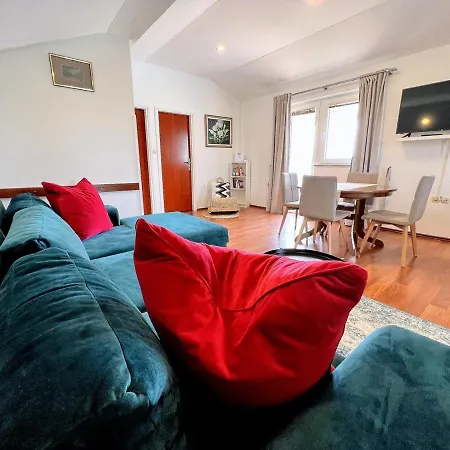 Muntidor Apartment