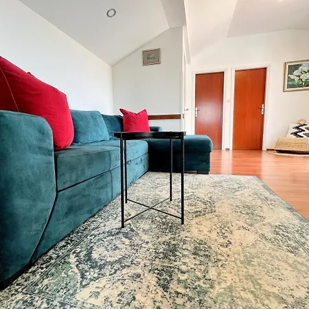 Apartment Muntidor *