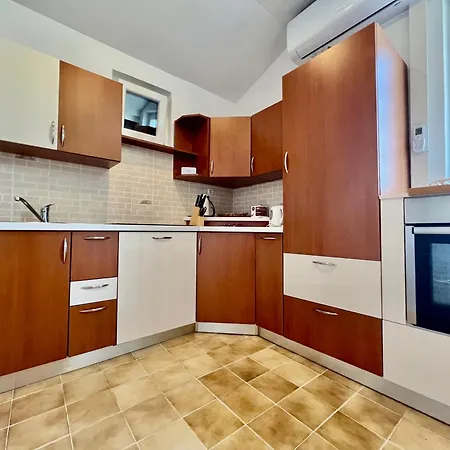 Apartment Muntidor *