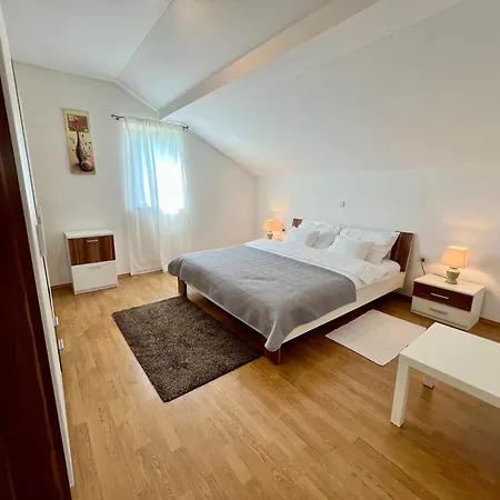 Muntidor Apartment Palit