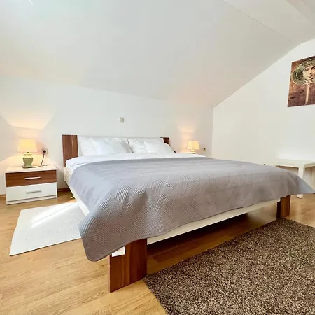 Muntidor Apartment Palit