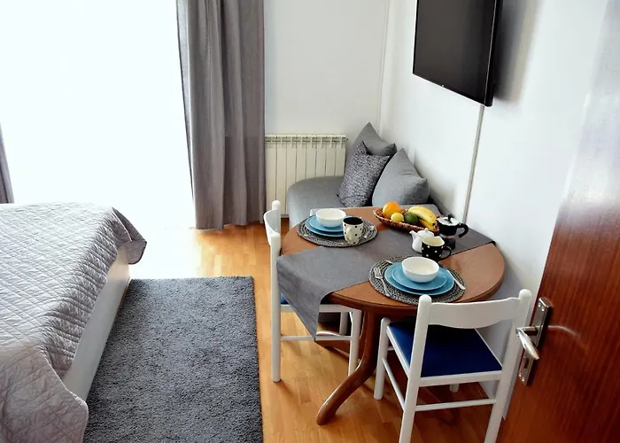 Muntidor Apartment *